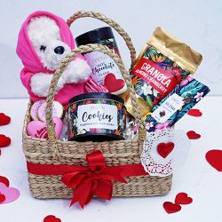 Sweet Surprises Gift Set to Lakshadweep