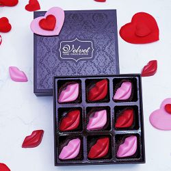 Sweet Pout Chocolates Gift Box to Alappuzha