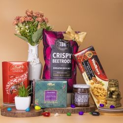 Exquisite Treats Gift Basket to Nipani