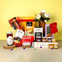Exquisite Chocolate N Confectionery Delights Hamper to Nipani