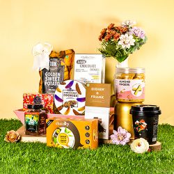 Deluxe Cookie  N  Chocolate Treats Hamper to Marmagao