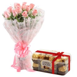 Mesmerizing Pink Roses and Tasty Ferrero Rocher Chocolates Combo to Alwaye