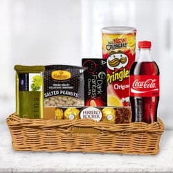 Remarkable Gift Hamper of Gourmets to Karunagapally