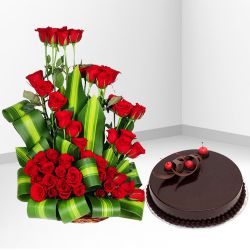 Lovely Red Roses Arrangement with Chocolate Truffle Cake
