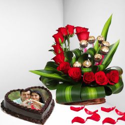 Alluring Gift of Personalized Photo Love Cake N Heart Shape Arrangement