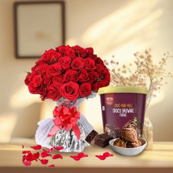 Dreamy Creamy Combo of Red Rose Bouquet n Kwality Walls Brownie Fudge Ice Cream