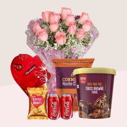 Delicious Kwality Walls Ice Cream N Roses with Assorted Goodies