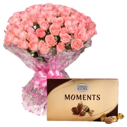 V-Day Sensational Bouquet of 100 Pink Roses with Ferrero Moments