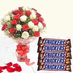 Dazzling Mixed Roses Bouquet with Snickers Peanut Chocolate