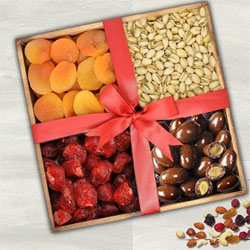 Exciting Gift Tray of Crunchy Dry Fruits for Mom to Marmagao