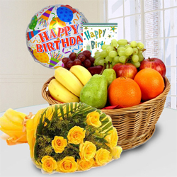 Marvelous Fresh Fruits Basket with Yellow Rose Bouquet to Uthagamandalam