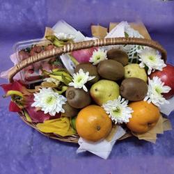 Garden-Fresh Fruits Basket