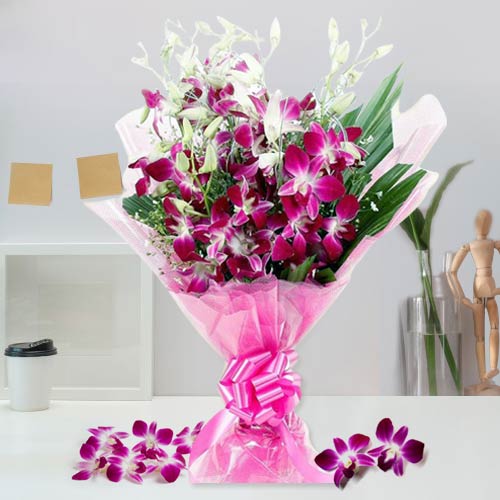 Enchanting Expression Bouquet of Orchids Stems to Alwaye