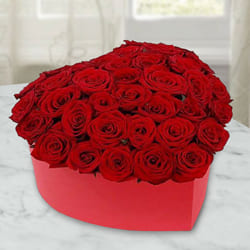Marvelous Hearty Box of Red Roses to Irinjalakuda