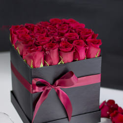 Amazing Red Roses Luxury Box to Kanyakumari
