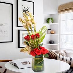 Beautiful Display of Red Roses N White Rajnigandha in a Glass Vase to Irinjalakuda