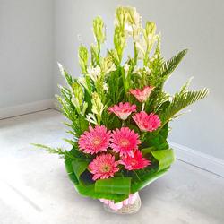 Blooming Bouquet of Fresh Flowers for Sweet 16 Celebration to Kanyakumari