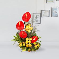 Exquisite Fresh Flowers Arrangement of Roses n Anthodium