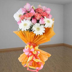 Spectacular Hand Bunch of Gerberas with Roses N Carnations