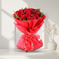 Joyful Floral Bunch of Red Color Roses