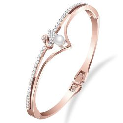 Fancy Rose Gold Bracelet to Hariyana