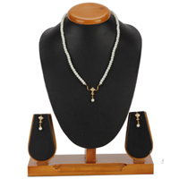 Fashionable Pearl Pendant Set with Earrings to Alwaye