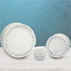 Lovely Corelle White n Green Country Cottage Dinner Set