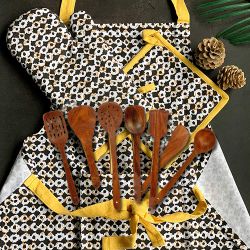 Beautiful Printed Apron N Mitten Holder with Set of 7 Wooden Spatula