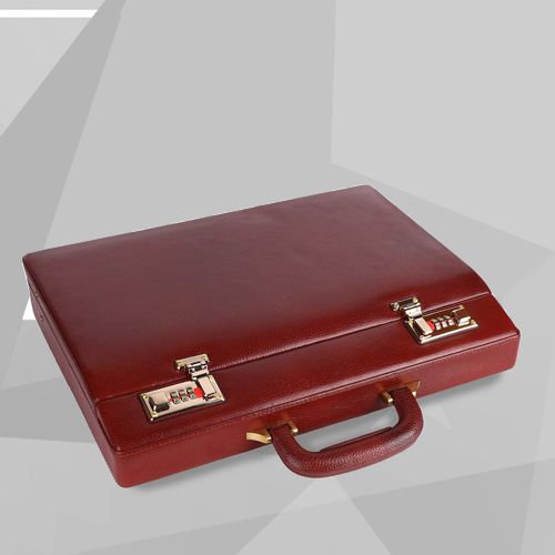 Trendy Leather Briefcase for Men to Nipani