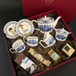 Sophisticated Tea  N  Treats Hamper to Irinjalakuda
