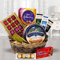 Amazing Gourmet Basket  to Alwaye