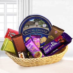 Amazing Festive Carnival Chocolate Hamper to Kollam