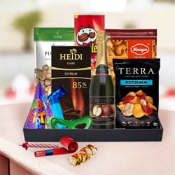 Amazing Celebration Party Gifts Tray to Kollam