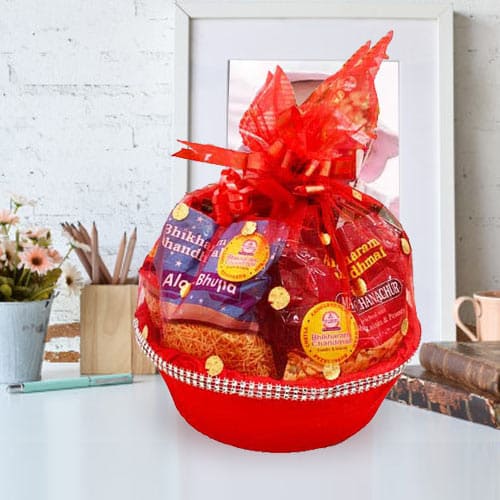 Wonderful Gift Basket to Alwaye