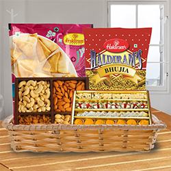 Appealing Delicacies in a Basket to Diwali-gifts-to-world-wide.asp