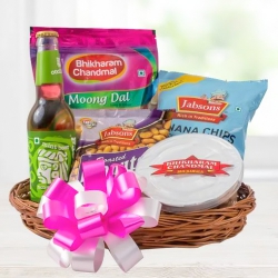 Exquisite Food Hamper to Irinjalakuda