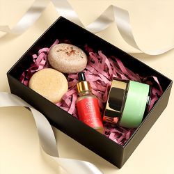 Luxurious Skincare Gift Set to Alappuzha