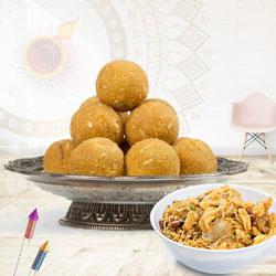 Delectable Combo of Besan Ladoo and Mix Namkeen to Marmagao