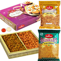 Admirable Raksha Bandhan Hamper for your Beloved to Rakhi-to-uk.asp