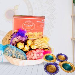 Sumptuous Dry Fruit Basket with Soan Papdi and Ferrero Rocher<br> to Stateusa_di.asp