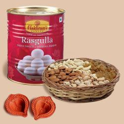 Lovely Selection of Rasgulla, Dry Fruits Bag n Diya Pair to Diwali-usa.asp