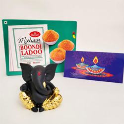Appetizing Boondi Laddoo with Moulded Ganesha to Diwali-usa.asp