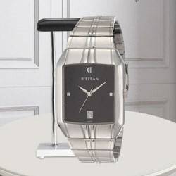 Remarkable Titan Karishma Analog Mens Watch
