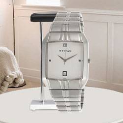Wonderful Titan Karishma Multi-Function Analog Watch